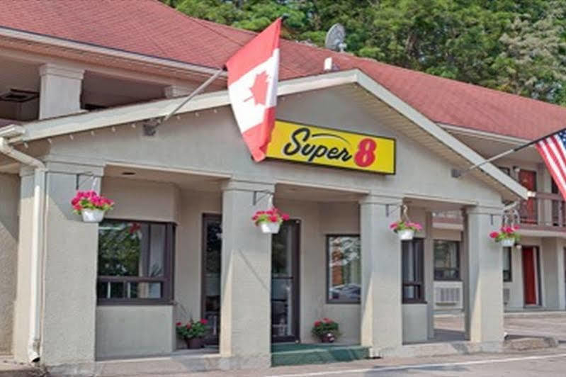 速8北瀑布酒店 尼亚加拉瀑布城 外观 照片